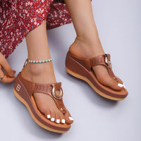 Women’s supportive sandals